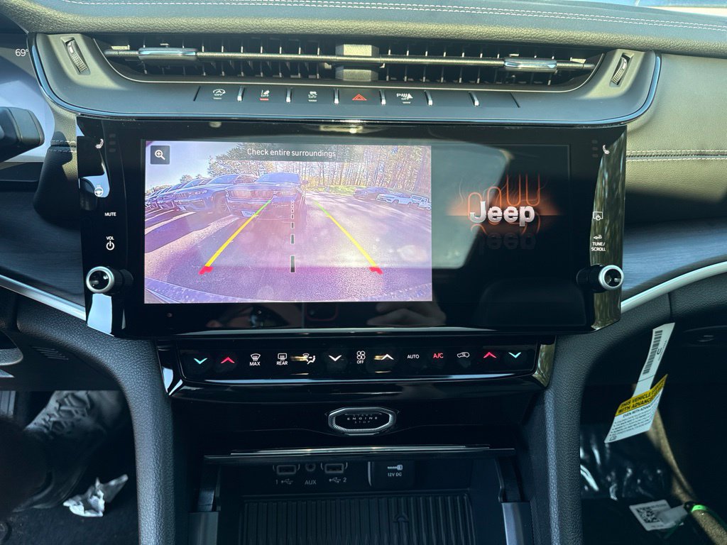 New 2027 Jeep Grand Cherokee Limited AWD/4WD image 13