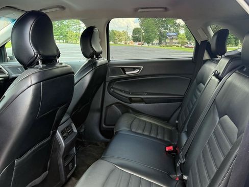 Used 2018 Ford Edge SEL w/ Equipment Group 201A FWD image 15