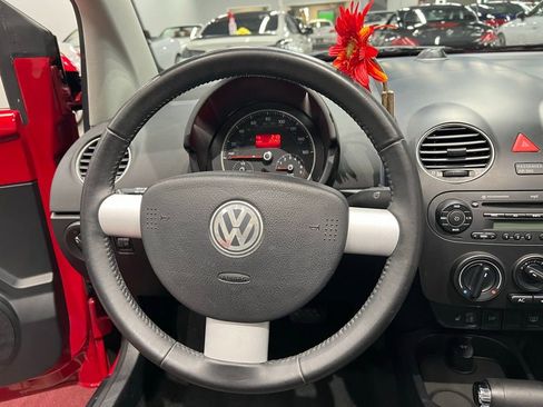 Used 2009 Volkswagen Beetle S image 36