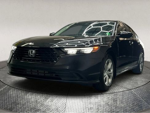 Used 2025 Honda Accord LX image 4