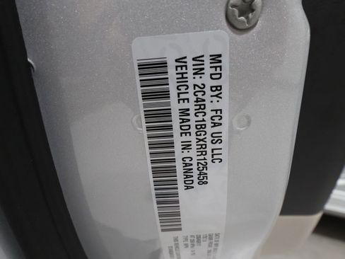 Used 2024 Chrysler Pacifica Touring-L FWD image 31