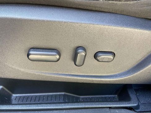Used 2019 Ford Escape SE FWD image 16