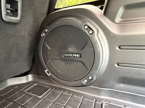 Used 2019 Jeep Wrangler Unlimited Sahara AWD/4WD image 16