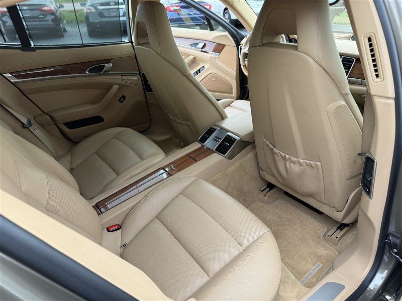 Used 2011 Porsche Panamera RWD image 12