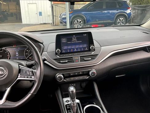 Used 2023 Nissan Altima 2.5 SR image 9