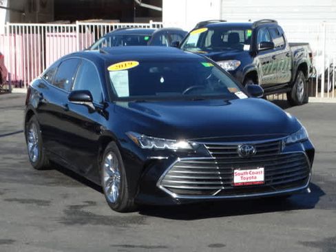 Certified 2019 Toyota Avalon XLE image 2