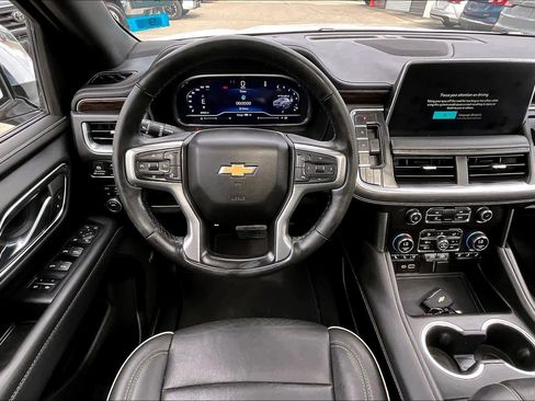 Used 2023 Chevrolet Suburban Premier AWD/4WD image 6