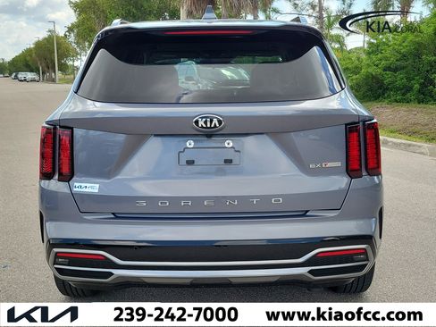 Used 2021 Kia Sorento EX FWD image 3
