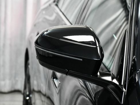 Used 2025 BMW 760i xDrive image 76