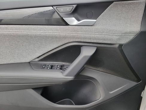 New 2025 Volkswagen Tiguan S image 9