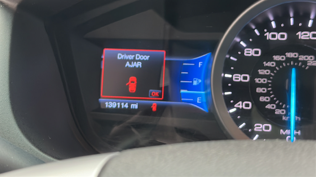 Used 2014 Ford Explorer Limited w/ Equipment Group 301A AWD/4WD image 15