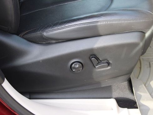 Used 2017 Chrysler Pacifica Touring-L Plus w/ Advanced Safetytec Group image 21