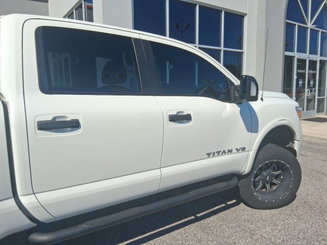 Used 2018 Nissan Titan PRO-4X w/ Pro-4x Utility Package AWD/4WD image 13