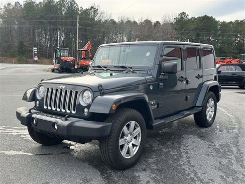 Used 2017 Jeep Wrangler Unlimited Sahara w/ Dual Top Group image 7