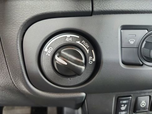Used 2026 Nissan Frontier SV w/ All-Weather Content Package AWD/4WD image 27