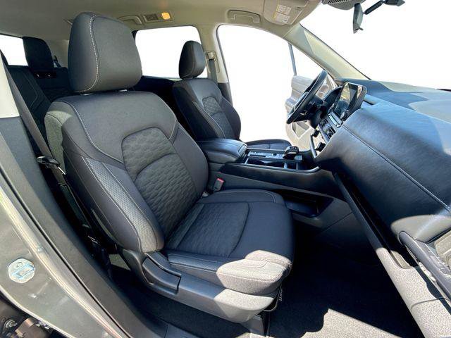 Used 2024 Nissan Pathfinder S FWD image 26