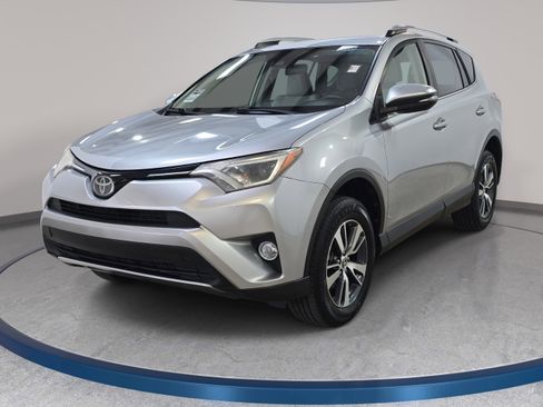 Used 2018 Toyota RAV4 XLE FWD image 1