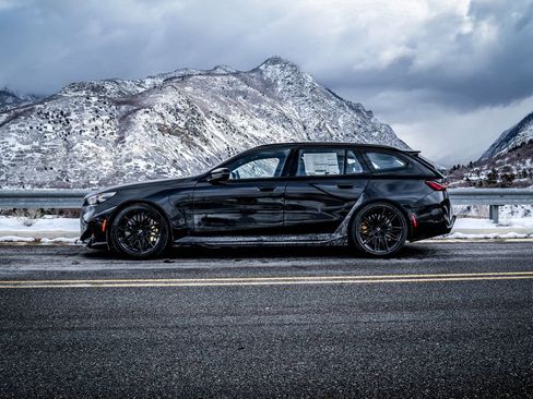 New 2026 BMW M5 Touring image 4