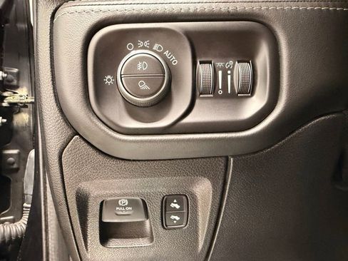 Used 2020 RAM 1500 Limited image 28