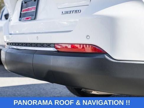 Used 2022 Jeep Grand Cherokee L Limited image 7