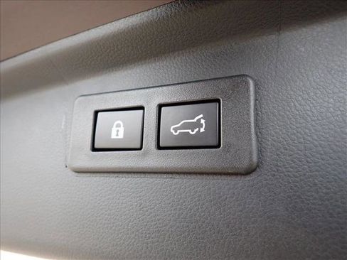 Used 2023 Subaru Outback Limited XT image 9