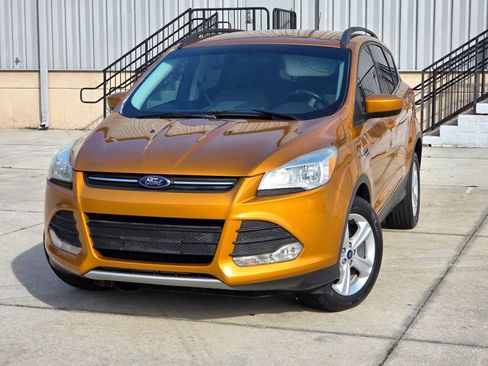 Used 2016 Ford Escape SE w/ Equipment Group 201A FWD image 1