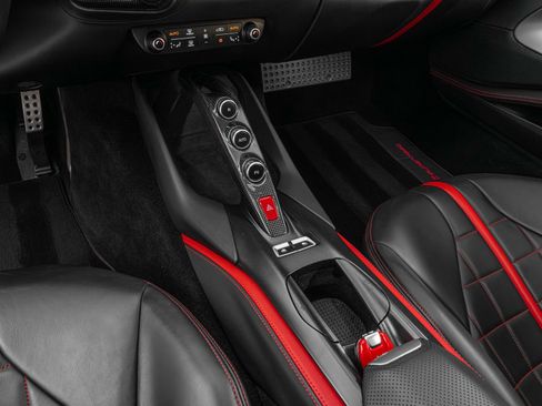 Used 2019 Ferrari 812 Superfast Base image 6