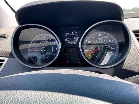 Used 2014 Hyundai Elantra SE FWD image 13