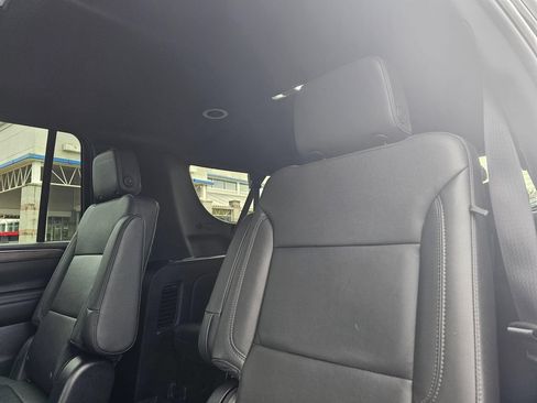 Used 2023 Chevrolet Suburban Z71 AWD/4WD image 19