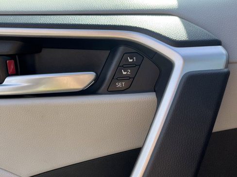 Used 2023 Toyota RAV4 XLE Premium image 21