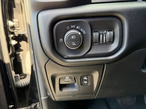 Used 2022 RAM 1500 Laramie AWD/4WD image 31