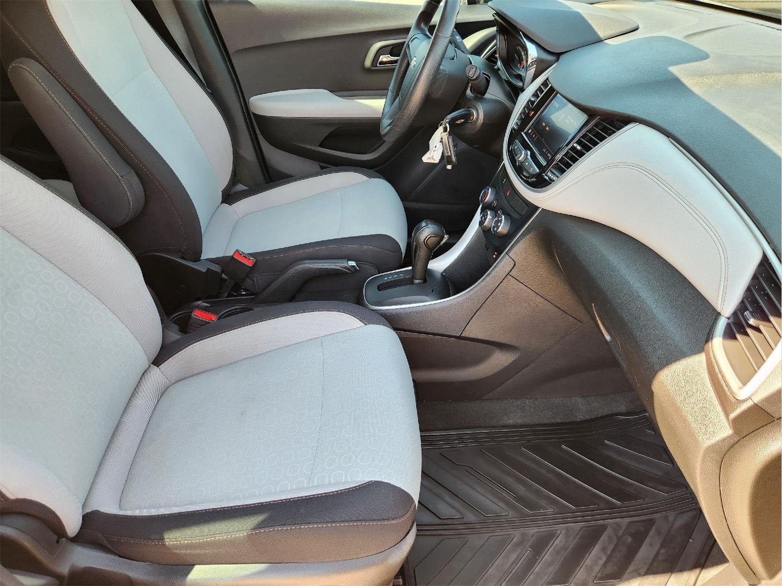 Used 2020 Chevrolet Trax LS w/ LPO, Cargo Package FWD image 14