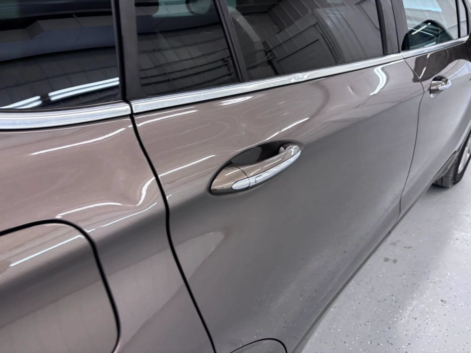 Used 2019 Buick Envision Essence AWD/4WD image 24
