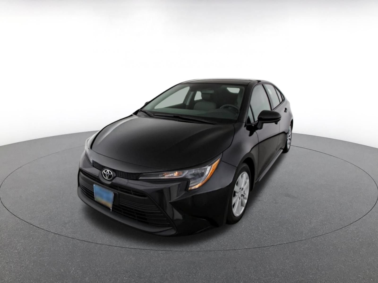 Used 2025 Toyota Corolla LE FWD image 3