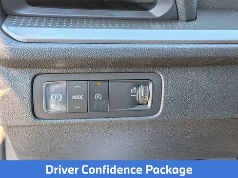 Used 2026 Chevrolet Traverse LT w/ Sun and Wheel Package image 17