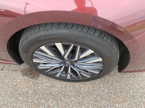 Used 2025 Nissan Altima 2.5 SV FWD image 10