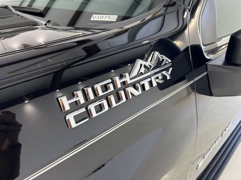 Used 2023 Chevrolet Silverado 2500 High Country w/ Technology Package image 28