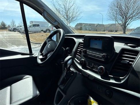 New 2025 Ford Transit 250 Low Roof RWD image 32