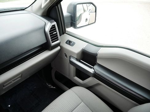 Used 2016 Ford F150 XLT AWD/4WD image 23