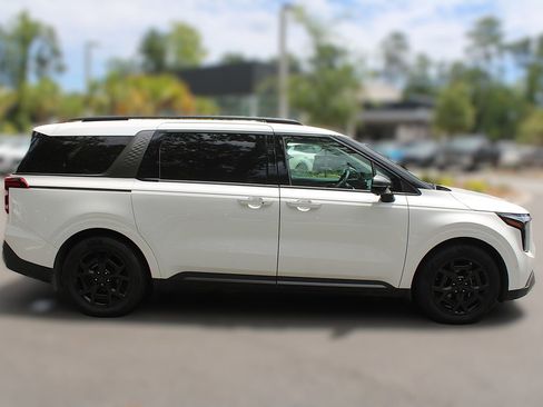 New 2026 Kia Carnival SX FWD image 17