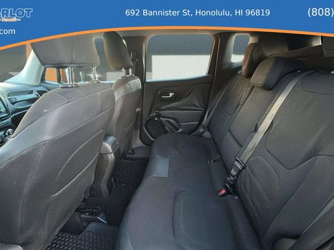 Used 2017 Jeep Renegade Altitude FWD image 14