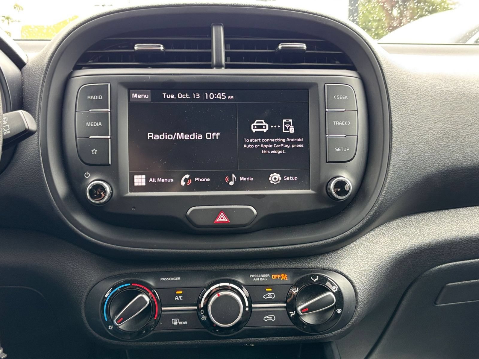 Used 2025 Kia Soul LX w/ LX Technology Package FWD image 16