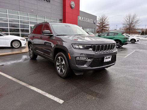 Used 2023 Jeep Grand Cherokee 4WD 4xe image 4