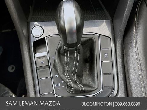 Used 2021 Volkswagen Tiguan SE image 16