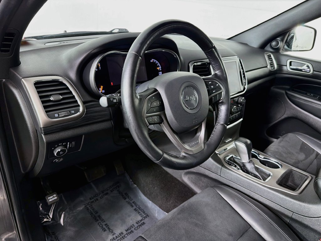 Used 2021 Jeep Grand Cherokee Laredo X AWD/4WD image 9