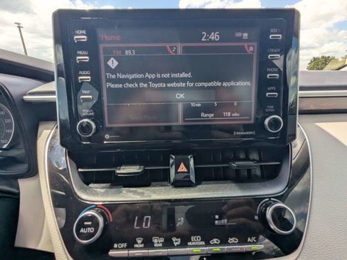 Used 2021 Toyota Corolla LE FWD image 23