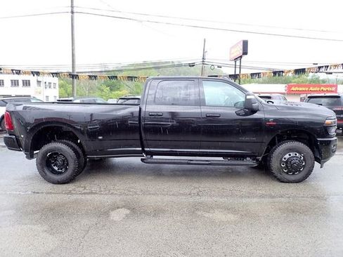 New 2026 RAM 3500 Laramie AWD/4WD image 8
