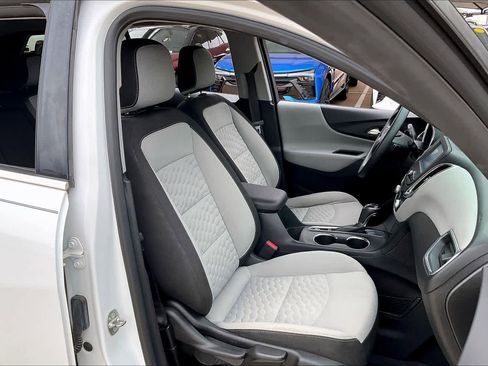 Used 2018 Chevrolet Equinox LT FWD image 10