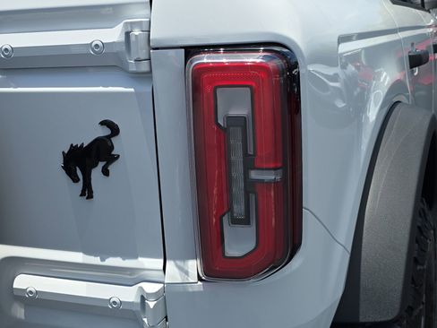 New 2025 Ford Bronco Badlands AWD/4WD image 6