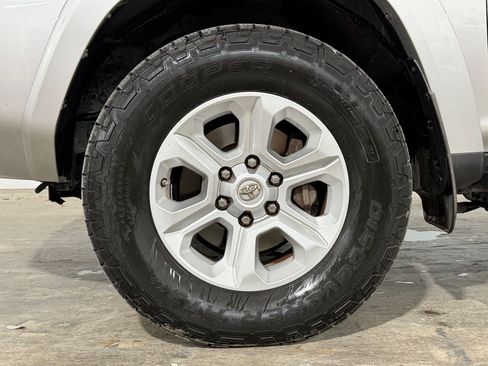 Used 2017 Toyota 4Runner SR5 RWD image 10